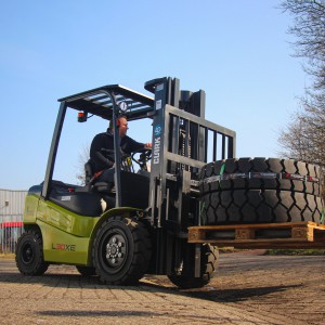 CLARK L25-35XE4